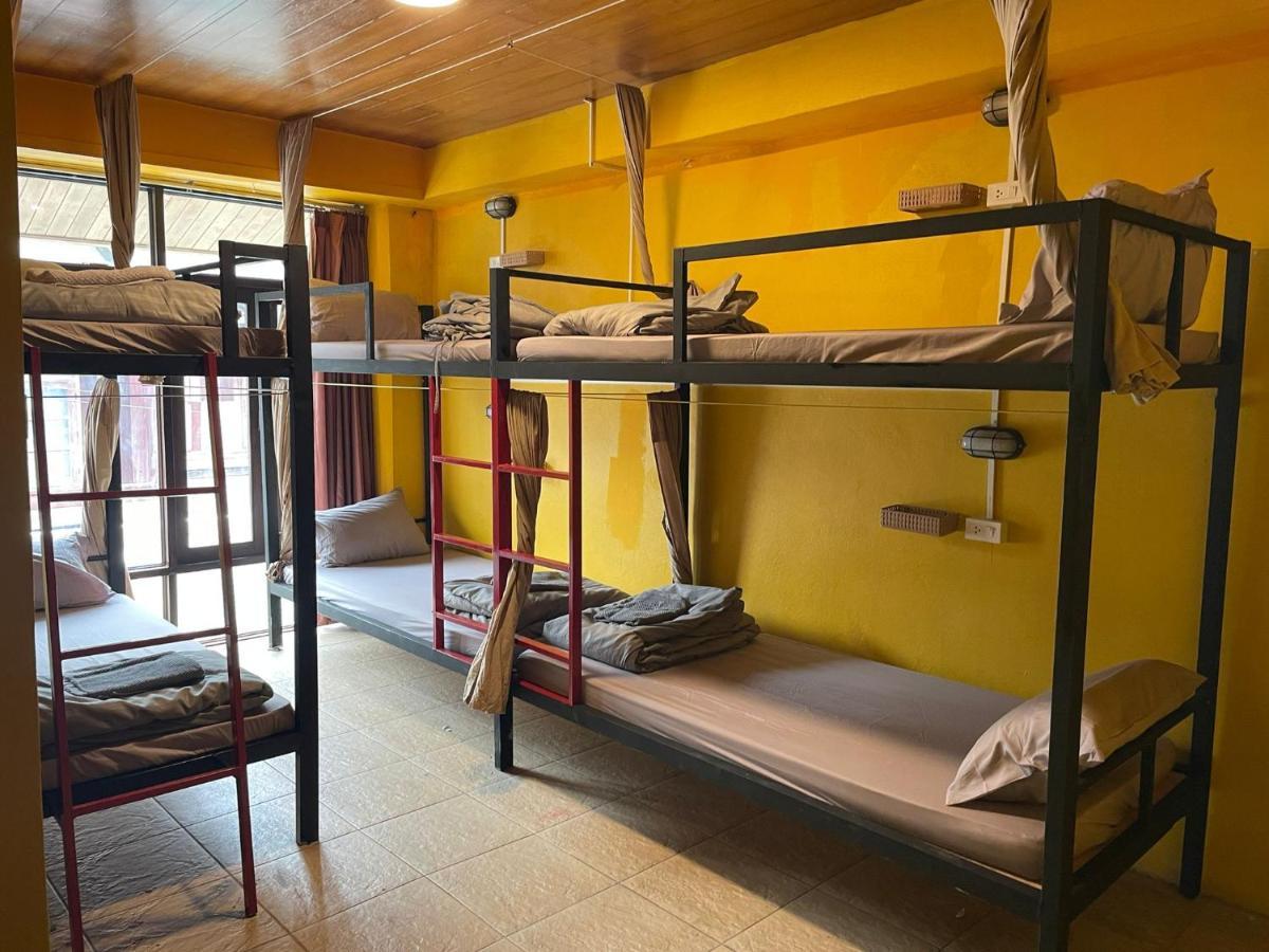 Over The Moon Hostel Ban Houayxay Dış mekan fotoğraf
