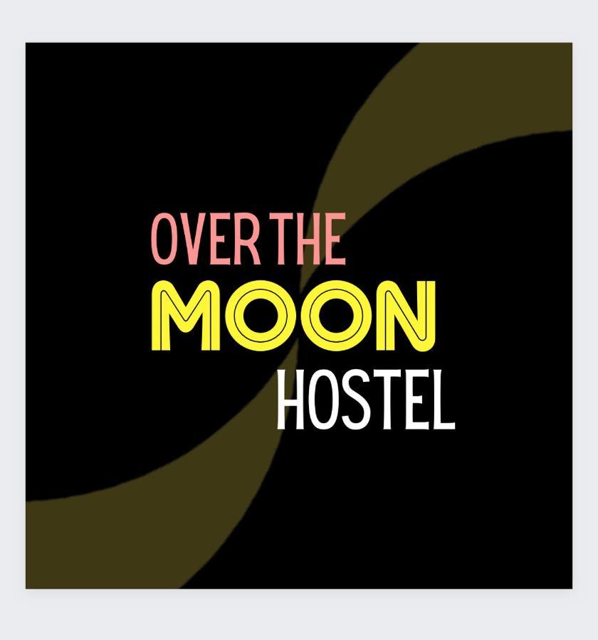 Over The Moon Hostel Ban Houayxay Dış mekan fotoğraf