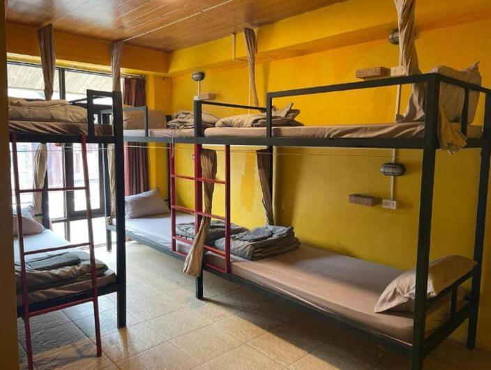 Over The Moon Hostel Ban Houayxay Dış mekan fotoğraf